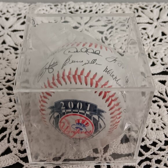 New Vintage 2001 New York Yankees facsimile Team Signed Fotoball - Picture 6 of 6